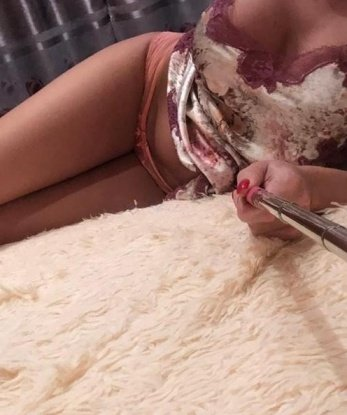 Я креативно подхожу к каждому клиенту, создавая незабываемую атмосферу нашей встречи. У меня есть опыт, чтобы удовлетворить все твои сокровенные желания и фантазии. Мои услуги широки: классический массаж, стриптиз, ролевые игры и многое другое. Я умею слушать и нежно оберегать тебя. Мои клиенты оставляют положительные отзывы обо мне. Посмотри мои фото, чтобы убедиться в моей красоте и изящности. Рада принять тебя в своей роскошной квартире в Москве. Милена